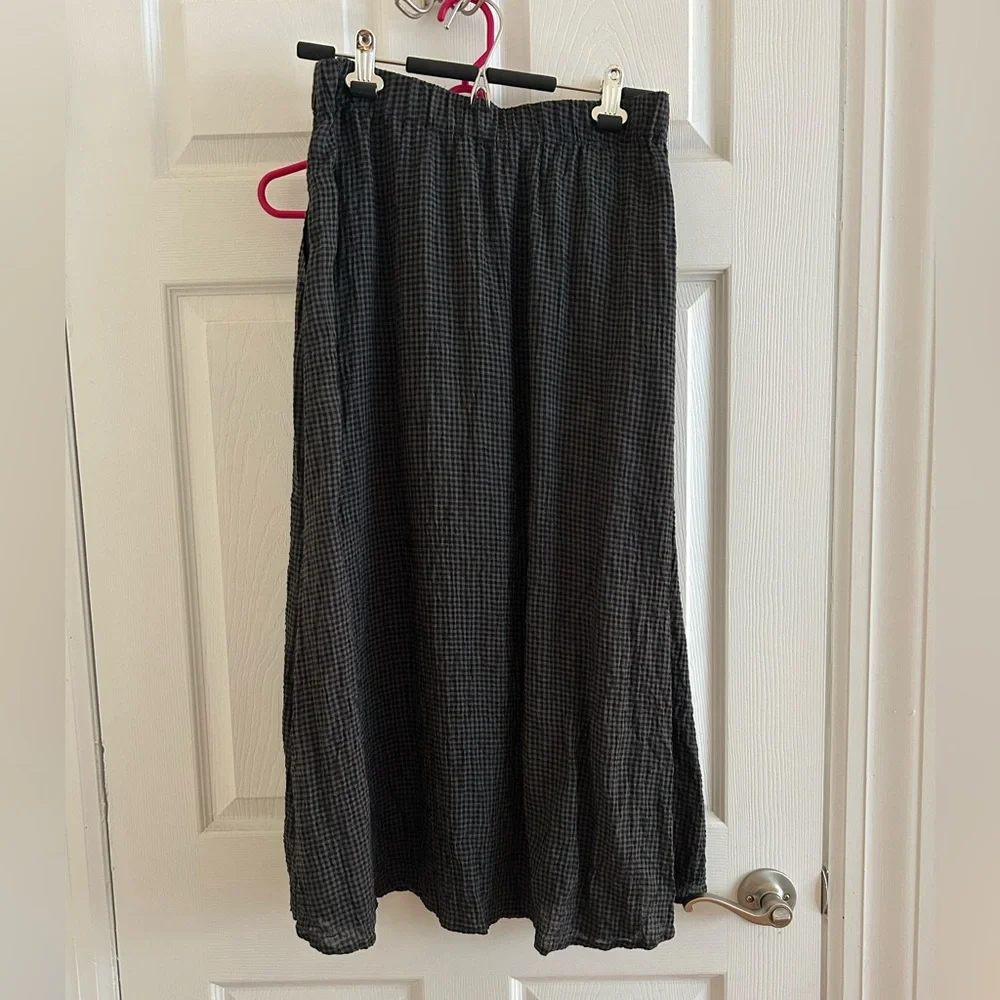 Eileen Fisher puckered linen skirt - Picture 2 of 6